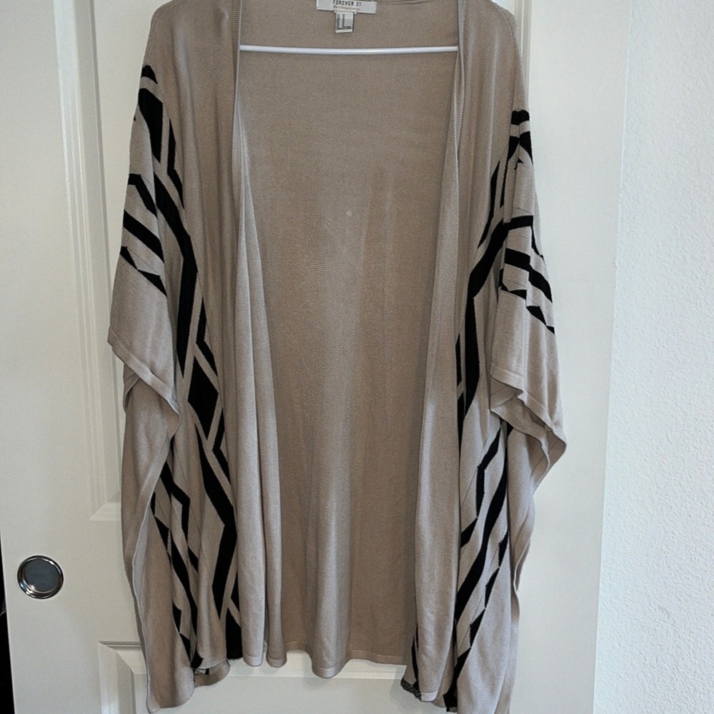 Forever 21 Contemporary Shaw - M